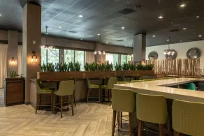Hotel Zessa Orange County Airport, a DoubleTree by Hilton - Restaurant