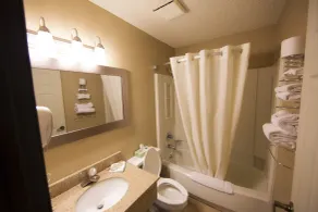 Super 8 by Wyndham Dubuque - Salle de bain