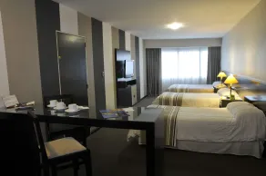 Plaza Real Suites Hotel - Zimmer