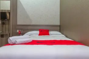 RedDoorz Plus near IPDN - Habitación