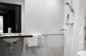 Comfort Hotel Xpress Stockholm Central - Bathroom