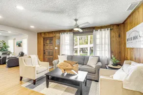 Charming Canalfront Retreat w/ Double Boat Slip! - Innenbereich