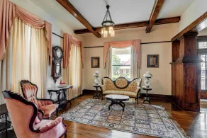 Walk to Lawrenceburg Square: Home for Large Groups - Interior