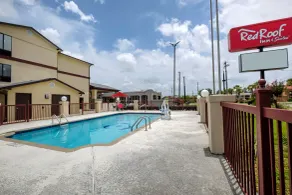 Red Roof Inn & Suites Mobile SW - I-10 - Piscine