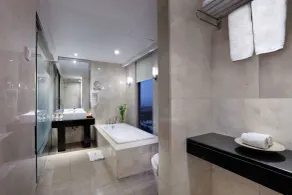 Grand Candi Hotel - Bathroom