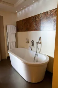 Finch's Arms - Bathroom