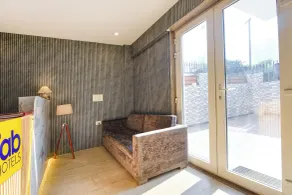 Via AR Suites - Reception