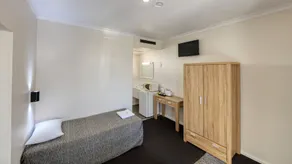 Coachman Hotel Motel - Room