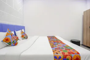 FabHotel Vrundavan - Nr. Sargam Shopping Center - Værelse