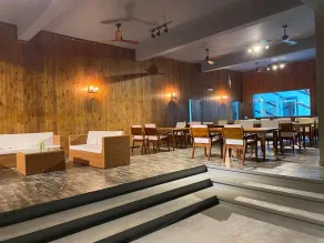 New Mazarine Surf - Restaurant