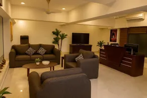 Unique Towers Luxury Boutique Suites - Rezeption