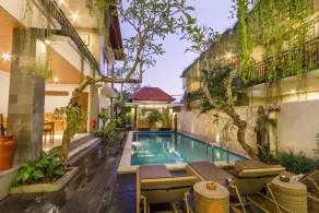 Jani's Place Cottage by Purely - Pool
