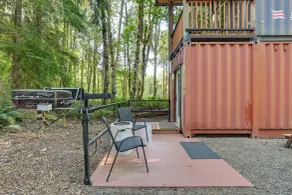 Steps to Foothills Trail: Unique Carbonado Studio - Interiør