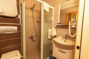 Ciner Hotel - Bathroom