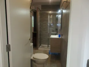 Apartamento moderno con terraza, aire acondicionado y aparcamiento privado en L'Estartit - ES-323-8 - Baño