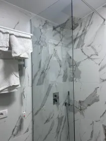 Hotel Berati - Bathroom