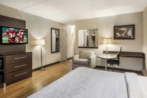 Red Roof Inn PLUS+ Boston - Woburn/ Burlington - Room