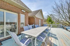 Lake Cumberland Home w/ Hot Tub & Game Room - Interiör