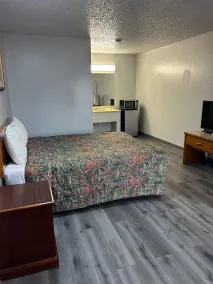 Westworld Country Inn - Room
