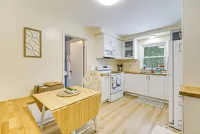 Near Detroit Metro Area: New Baltimore Home! - Interior