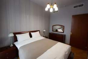 Latar Hotel Yerevan - Room