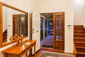 Beachfront House - Interior entrance