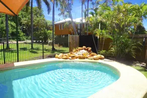 Yongala Lodge by The Strand - Piscina