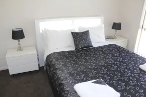 Motel24Seven and Apartments - Room