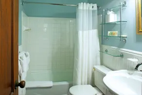 Island City House - Bad