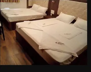 Le Emerald Residency - Room