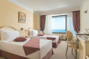 The Palace Hotel, Sunny Day - Room