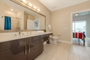 Heaven in Charlotte Furnished Apartments - Banheiro