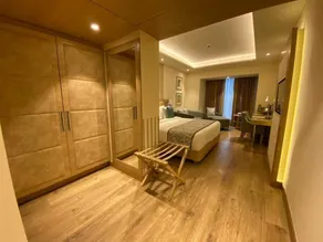 Golden Sarovar Portico - Room