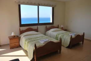 Serena villa - Kun 50m til havet, maleriske - roligt område, Paphos - Værelse