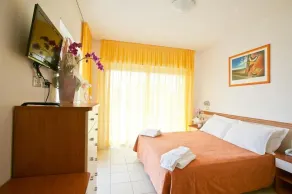 Hotel Adria Beach Club - Zimmer