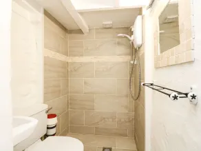 L'ANCIEN ÉTABLE, gîte de caractère acceptant les animaux à Porthallow - Salle de bain