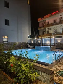 Hotel The Crystal - Pool
