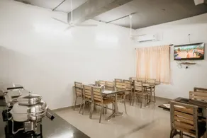RD Hotel-Near Anna Statue - Restaurant