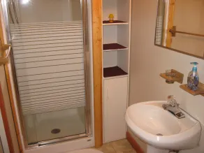 PineWood Guesthouse - Bathroom