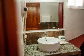 Hotel Jardín Garden de Granada Nicaragua - Bathroom