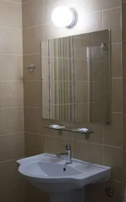 Valeo Hotel - Bathroom