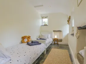 Pond Cottage - Room