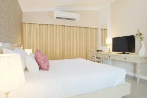 The Raya Surawong Bangkok - Chambre