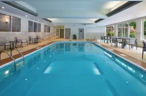 Holiday Inn Express Hotel & Suites Youngstown North-Warren/Niles by IHG - Pool