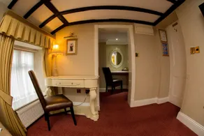 Rogerthorpe Manor Hotel - Room