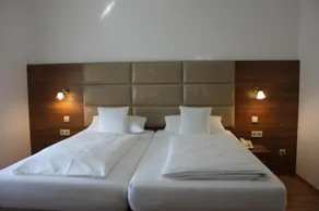 Hotel Rheinbrücke - Quarto
