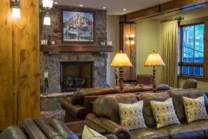 The Lodge at Mountaineer Square, A Vail Resorts Property - Sittområde i lobbyn