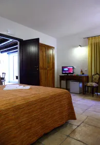 B&B Sabir - Camera