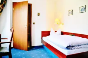 DM Hotels & Apartments - Hotel Deutsches Haus - Habitación
