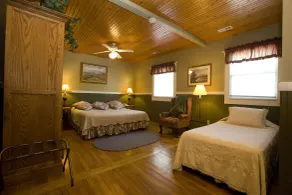Highland Lake Inn & Resort - Flat Rock - Chambre
